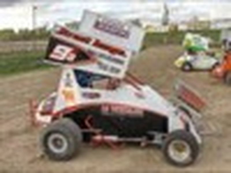 MINI-SPRINT BLACK HILLS SPEEDWAY AARON WENDT DRIVER
