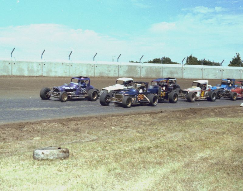 Heat Race at Hutchinson.  Kim Fairbanks from Enid and Walt Mcwhorter on the front row.