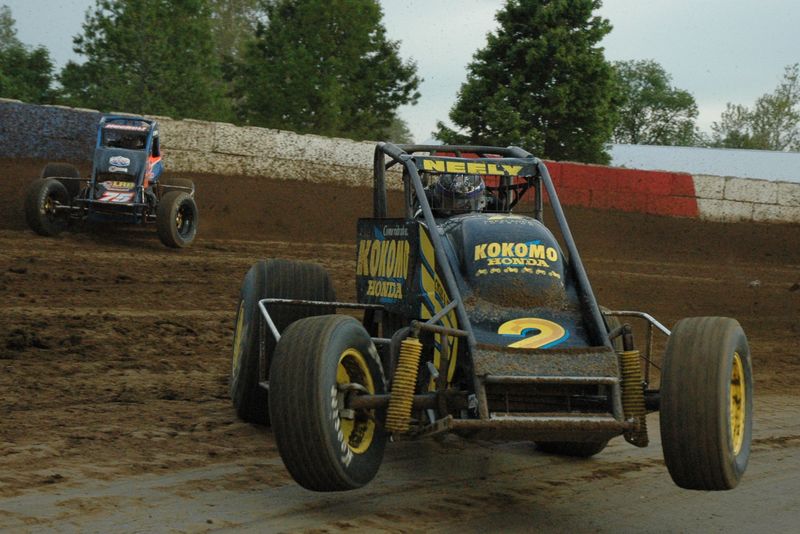 Matt Neely leads Jesse Hockett